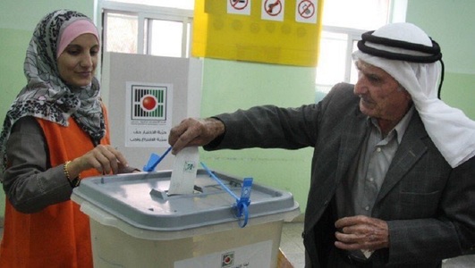 Un alegător din doi a votat în alegeri municipale în Cisiordania; Fâşia Gaza nu a participat la scrutin
