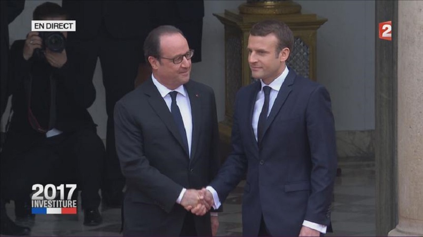 Emmanuel Macron este primit de François Hollande la Élysée