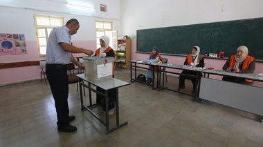 Mişcarea Fatah a preşedintelui palestinian Abbas se clasează pe primul loc la oraş în urma alegerilor municipale