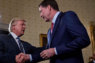 Senatorii i-au cerut preşedintelui Donald Trump să predea orice înregistrări ale discuţiilor purtate cu James Comey