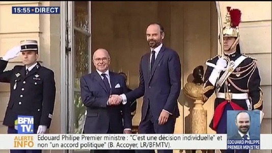 Philippe, primit de Cazeneuve la Matignon, pentru transferul de putere