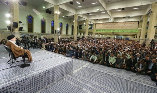 Liderul suprem iranian, ayatollahul Ali Khamenei, îndeamnă la o participare masivă în alegerile prezidenţiale de vineri