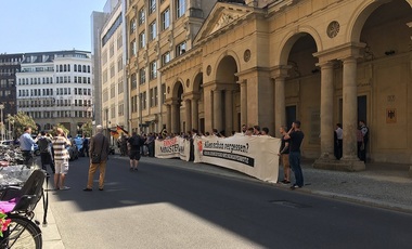 Un grup dintr-o mişcare de extremă dreapta a luat cu asalt sediul Ministerului german al Justiţiei