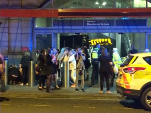 Facebook a activat opţiunea "safety check" în urma exploziei de la Machester Arena