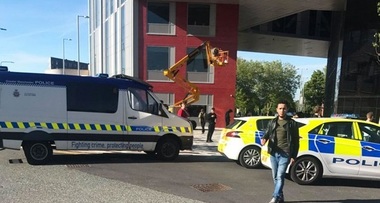 Autorităţile britanice au anunţat redeschiderea universităţii Salford după o nouă alertă de securitate la Manchester