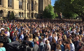 Autorităţile britanice caută complici ai autorului atentatului sinucigaş de la Manchester