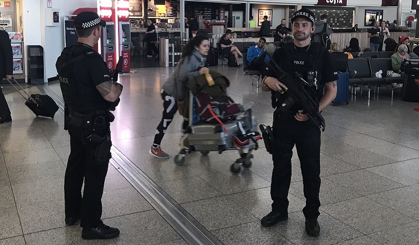 Un suspect fără legătură cu atentatul de la Manchester, reţinut pe un aeroport în drum către Siria via Turcia 