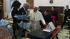 Francisc i-a oferit învăţăturile sale lui Trump, care i-a dăruit la rândul său ”cărţi ale lui Martin Luther King”