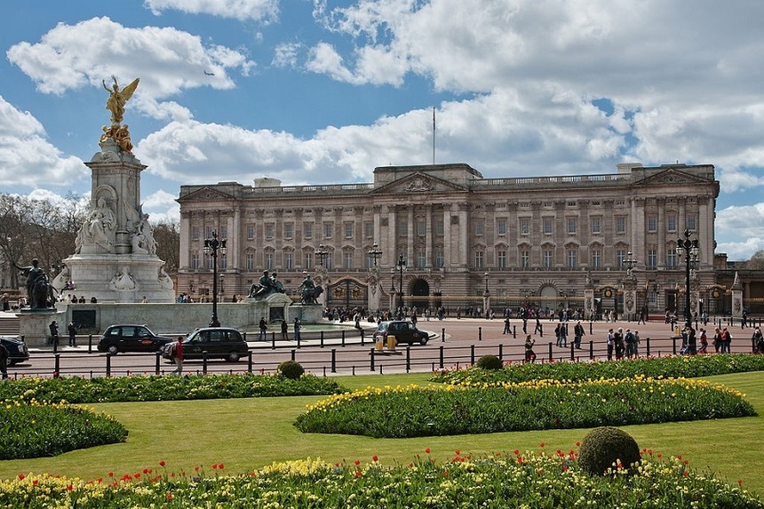 Ceremonia de schimbare a gărzii la Palatul Buckingham a fost anulată, după atacul de la Manchester