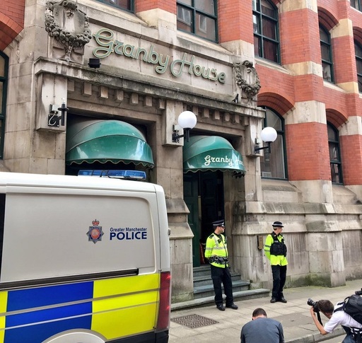 Raid al poliţiei britanice în mai multe apartamente din Manchester, după atacul de luni