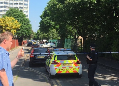 Alertă falsă în urma intervenţiei soldaţilor şi poliţiştilor britanici la un colegiu din zona metropolitană a Manchester