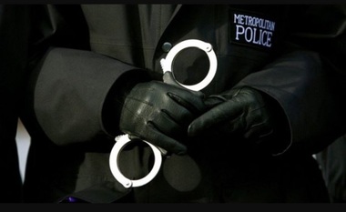 Un student britanic care a lăsat o bombă într-un tren din Londra, condamnat la închisoare