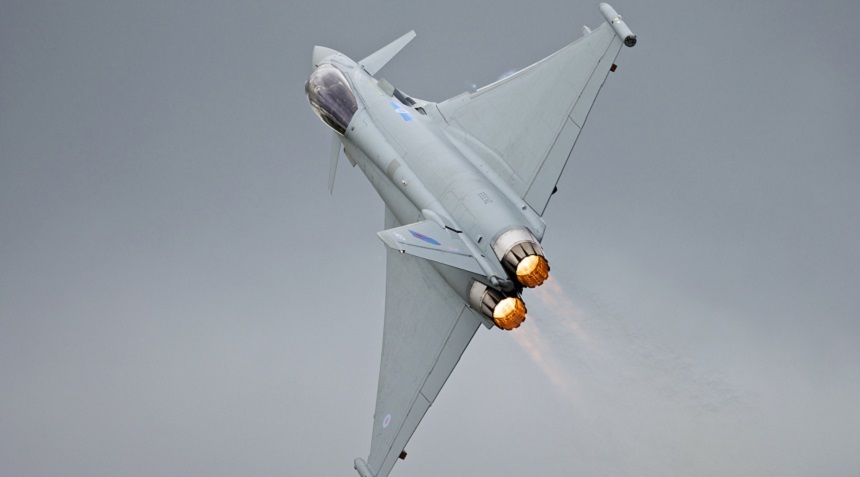 Marea Britanie a mobilizat avioane de luptă pentru a intercepta aeronave ruse care au intrat în spaţiul său aerian