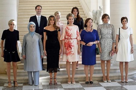 Casa Albă a omis numele soţului premierului Luxemburgului din descrierea fotografiei cu partenerii liderilor NATO