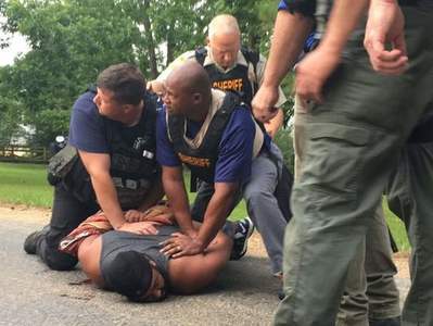 Un bărbat a ucis opt persoane în Mississippi, înainte de a fi arestat. FOTO