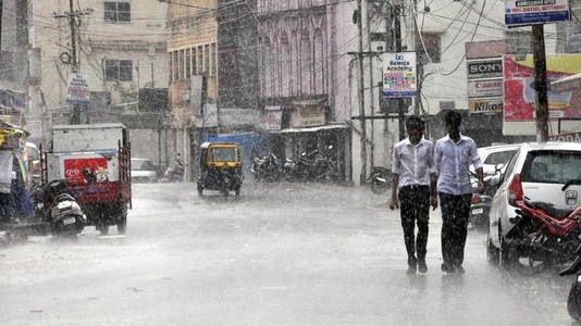Douăzeci şi nouă de persoane ucise de trăsnet sau în furtuni în estul Indiei