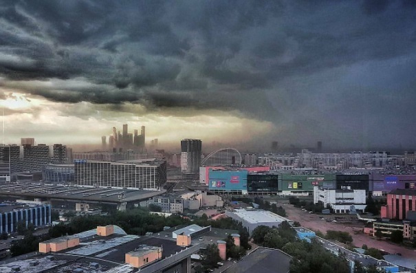 Mai multe persoane şi-au pierdut viaţa, după ce o furtună puternică a lovit Moscova