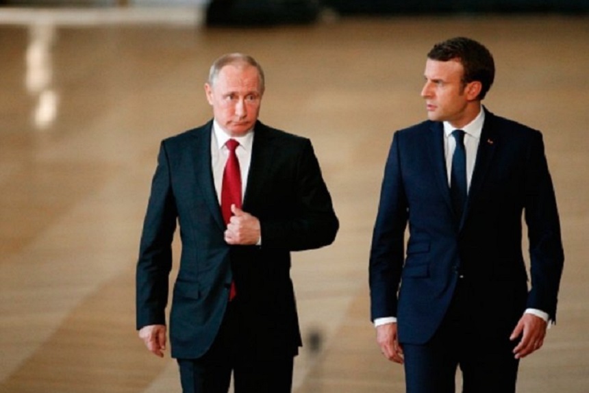 Presa franceză salută un ”stil Macron” după primii paşi în diplomaţie ai noului preşedinte francez