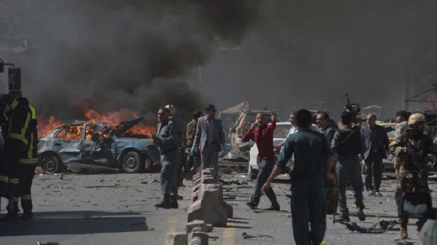 UPDATE Explozie puternică la Kabul, în cartierul palatului prezidenţial şi ambasadelor. Cel puţin 80 de morţi şi peste 350 de răniţi - VIDEO