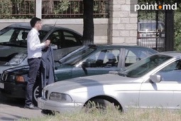 Primarul Chişinăului, aflat în arest la domiciliu, a fost fotografiat în centrul capitalei moldovene