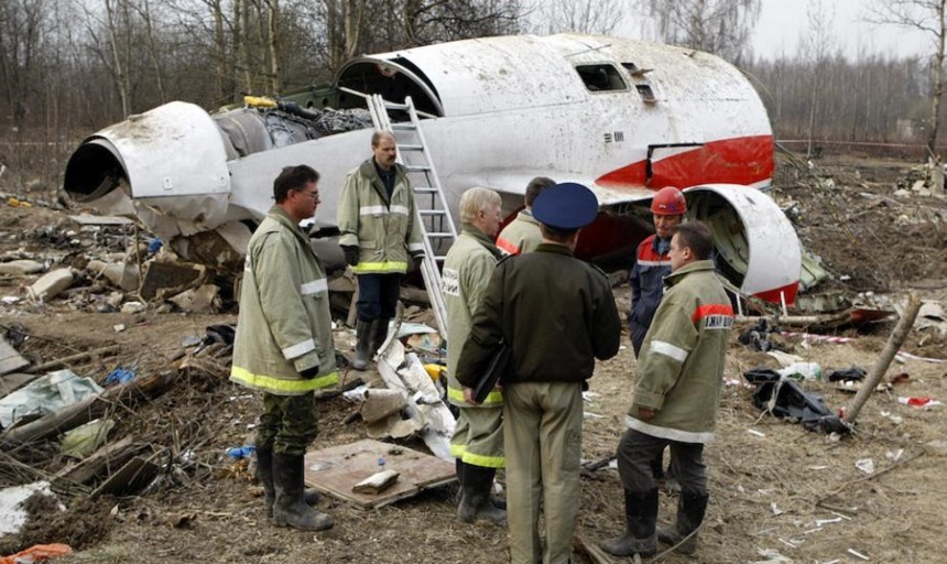Polonia a găsit rămăşiţe ale altor două persoane în coşciugul fostului preşedinte Lech Kaczynski, mort într-un accident de avion în Rusia, în 2010