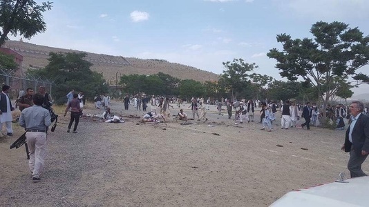 Explozii la funeraliile unui fiu al unui senator ucis la protestele de la Kabul