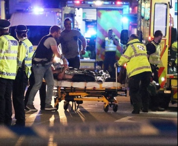 Serviciul de ambulanţă din Londra: Cel puţin 20 de răniţi în incidentul de la London Bridge, transportaţi la şase spitale