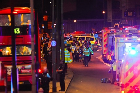 AFP: Firul evenimentelor în cele câteva minute pe London Bridge care au însângerat Londra