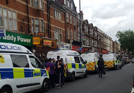 Doi români arestaţi la Londra în urma unei percheziţii în suburbia East Ham care ar putea avea legătură cu atentatul