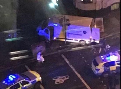 Poliţia britanică a găsit cocteiluri Molotov în maşina atacatorilor de pe London Bridge