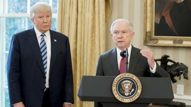 Sessions i-a oferit, în discuţii aprinse, demisia sa lui Trump