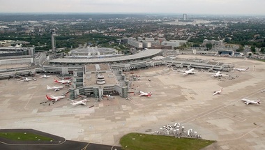 SUA ar putea extinde interdicţia vizând laptopurile în cabinele avioanelor la cursele de pe 71 de aeroporturi, inclusiv din Europa
