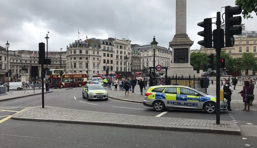 Trafalgar Square evacuată şi blocată de poliţişti înarmaţi; poliţia anunţă că nu este vorba despre un incident terorist