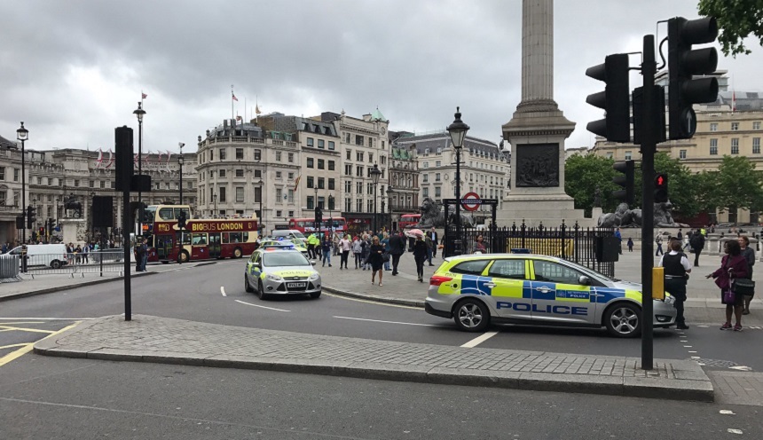 Trafalgar Square evacuată şi blocată de poliţişti înarmaţi; poliţia anunţă că nu este vorba despre un incident terorist