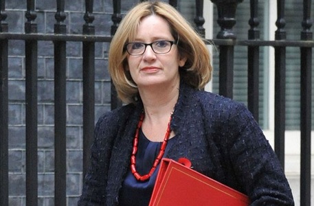 Ministrul britanic de Interne Amber Rudd, realeasă deputată la limită, după renumărarea voturilor