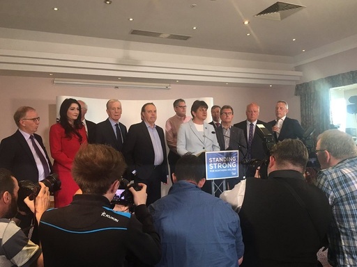 Cine sunt controversaţii unionişti nord-irlandezi de la DUP care deţin cheia puterii pentru premierul May