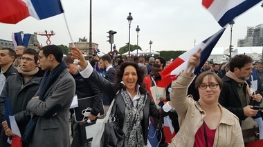 Primele exit-poll-uri sugerează o victorie categorică pentru formaţiunea preşedintelui Emmanuel Macron