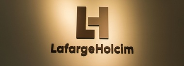 Trei judecători, însărcinaţi cu ancheta cu privire la finanţarea terorismului de către Lafarge în Siria