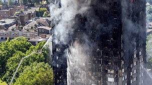 Un inginer monitorizează stabilitatea Grenfell Tower, iar pompieri au ajuns până la etajele 19 şi 20, anunţă Cotton