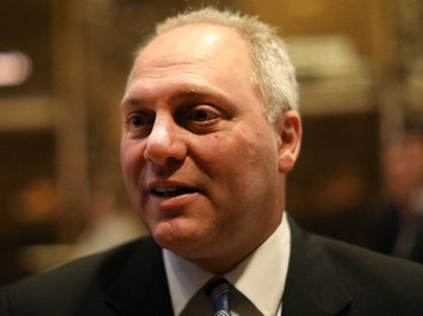 Autorul atacului din Virginia, în care a fost rănit un congresman republican, ar fi tras 10-20 de gloanţe