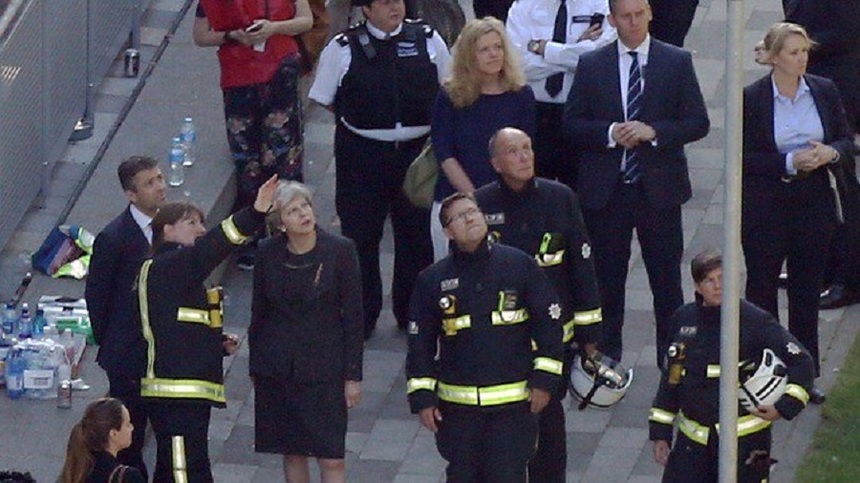 May a ordonat o anchetă publică privind tragedia de la Grenfell Tower, Corbyn promite că adevărul "va ieşi la iveală"