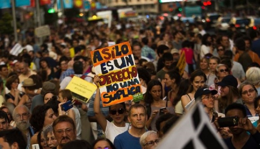 Mii de oameni au manifestat la Madrid pentru a cere Spaniei să preia mai mulţi refugiaţi