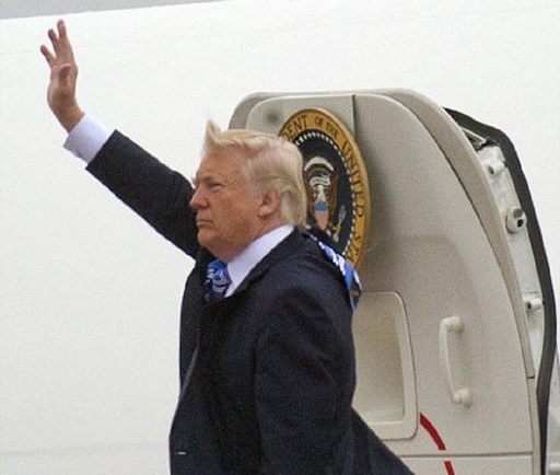 Trump nu este vizat de ancheta privind Rusia, dă asigurări avocatul acestuia