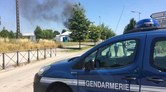 Aproximativ 700 de copii blocaţi în şcoli în nord-vestul Franţei, din cauza unui incendiu la o benzinărie