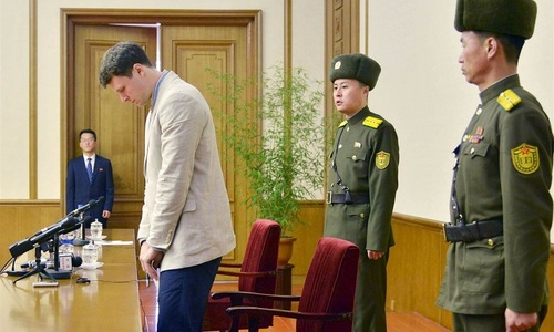 Studentul american eliberat după ce a fost ţinut în detenţie un an şi jumătate în Corea de Nord a murit