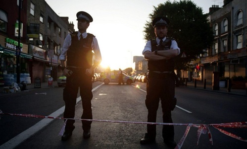 Şapte persoane spitalizate în continuare, trei la terapie intensivă, după atacul de la moscheea din Londra, anunţă NHS