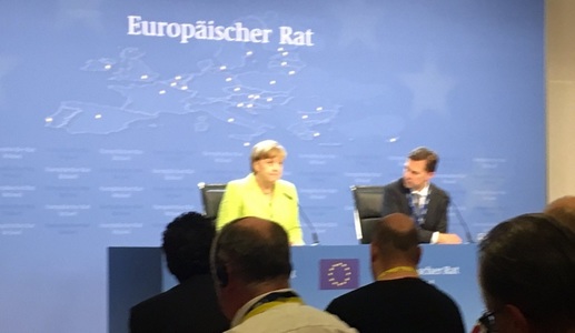 Merkel vrea un maximum de garanţii pentru cetăţenii europeni din Marea Britanie şi îl susţine pe Macron privind migraţia