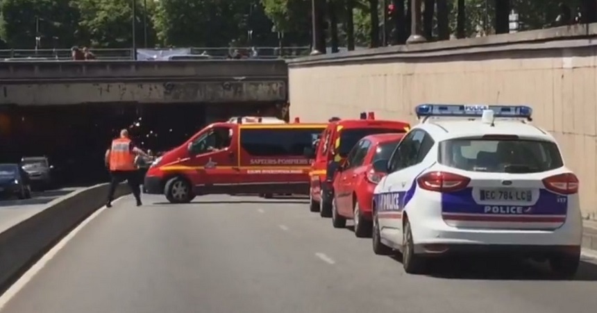 Cel puţin patru răniţi la Paris într-un accident de autocar