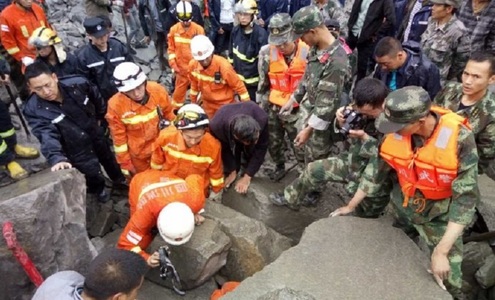 Cel puţin 141 de persoane date dispărute în China în urma unei alunecări de teren