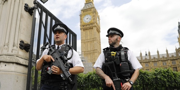 Parlamentarii britanici, vizaţi de un atac cibernetic